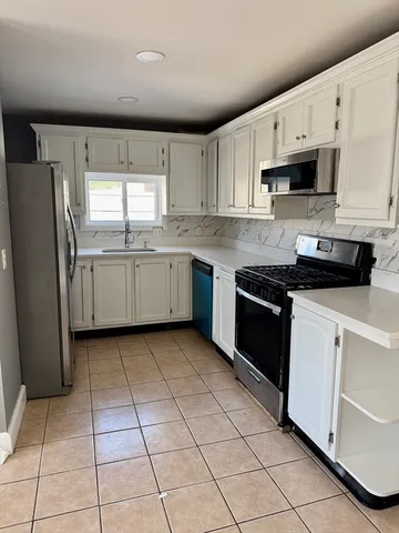 $2,600 | 133 Endicott Street, Unit 1, Worcester, MA 01610