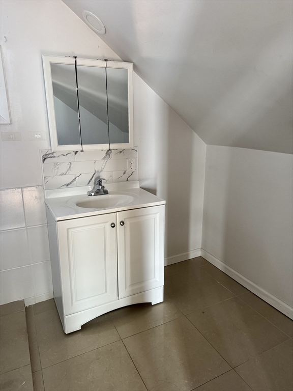 133 Endicott Street, Unit 1 Worcester, MA 01610 - Photo 8 of 18