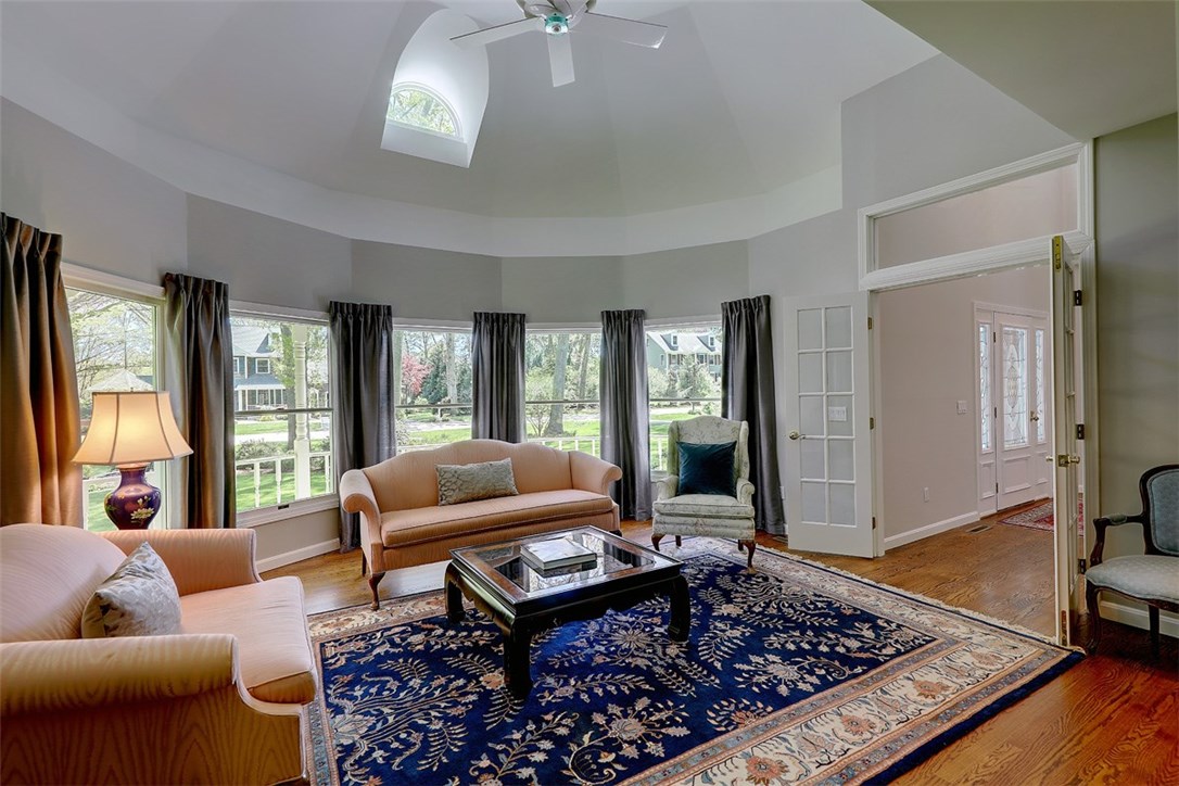 4 River Oak Road Barrington, RI 02806 - Photo 7 of 40 Gallery Image 7