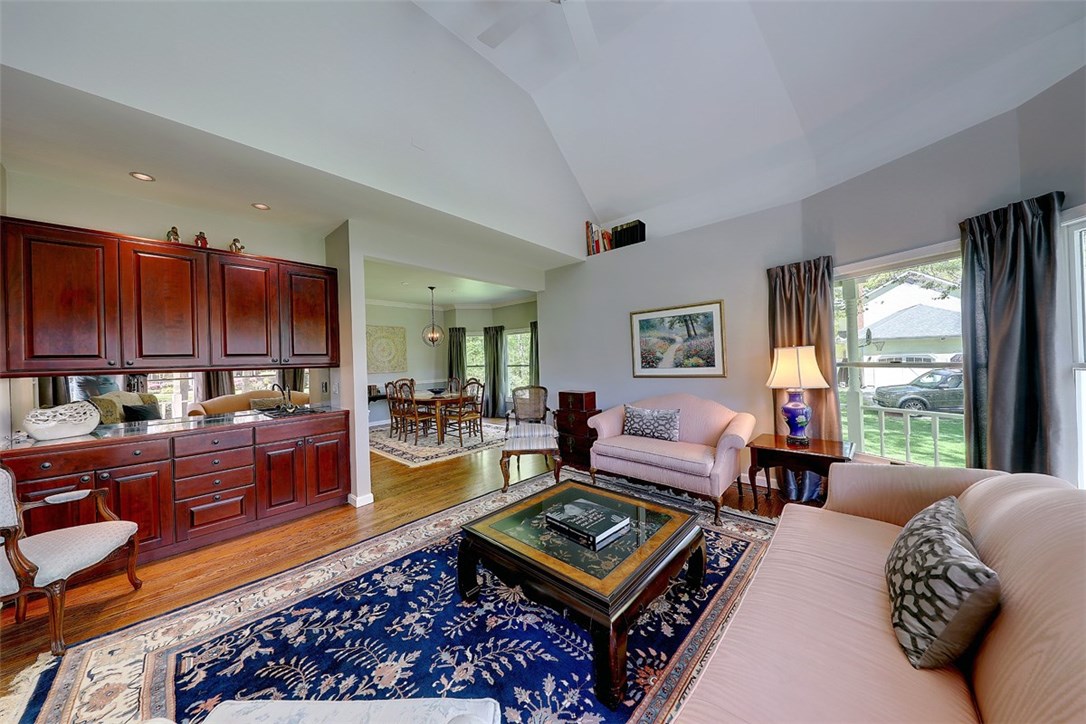 4 River Oak Road Barrington, RI 02806 - Photo 9 of 40 Gallery Image 9