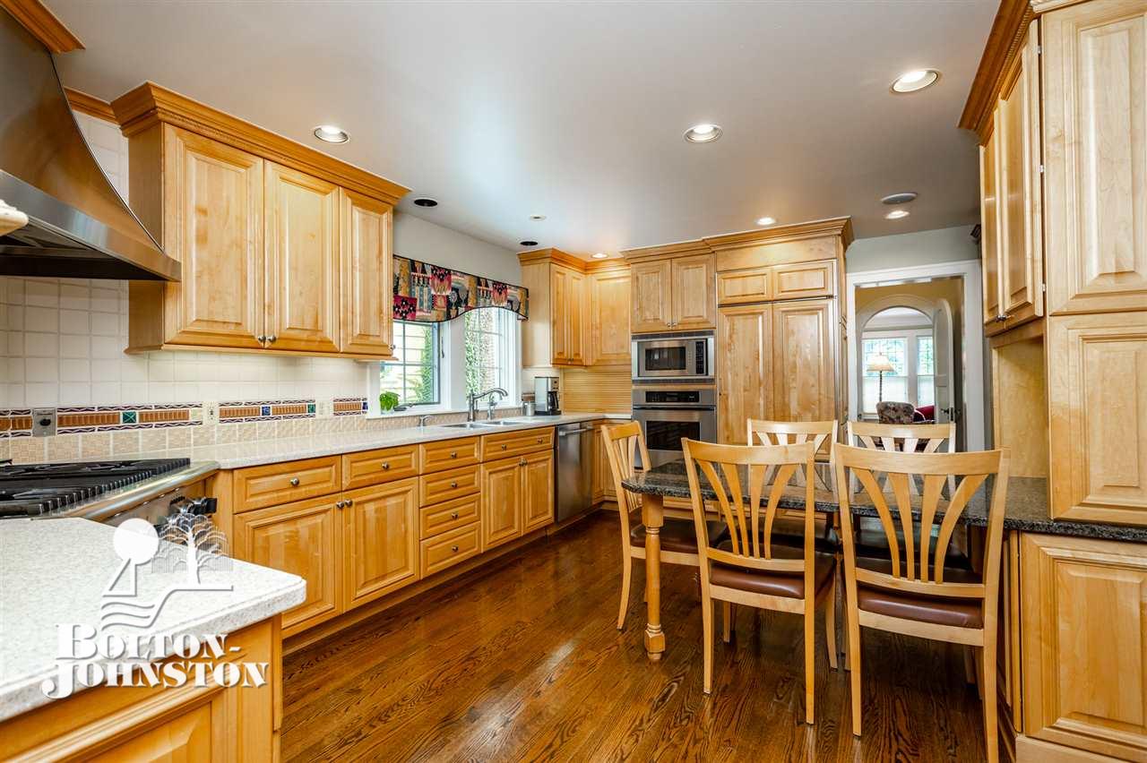 627 Lincoln Road Grosse Pointe, MI 48230 - Photo 13 of 60 Kitchen