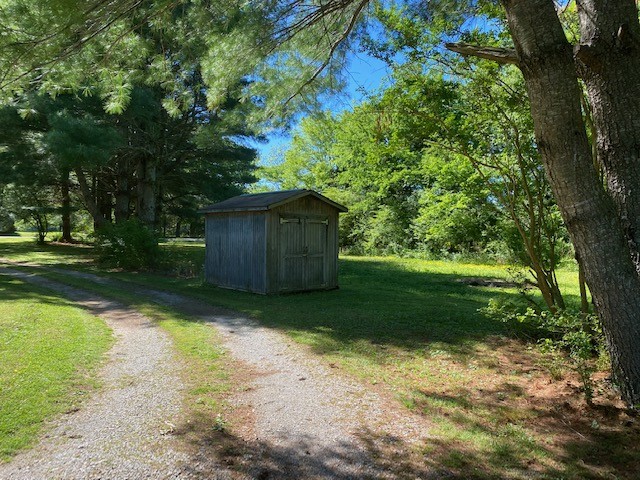 546 Rutledge Ford Road Decherd, TN 37324 - Photo 6 of 26 a view of backyard with green space