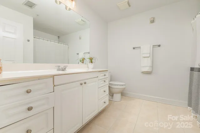 $275,000 | 300 West 5th Street, Unit 250, Charlotte, NC 28202