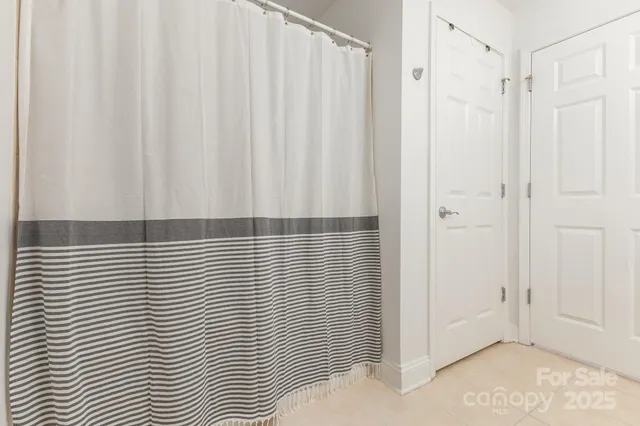 $275,000 | 300 West 5th Street, Unit 250, Charlotte, NC 28202