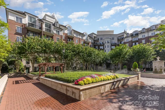 $275,000 | 300 West 5th Street, Unit 250, Charlotte, NC 28202