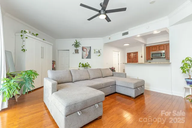 $275,000 | 300 West 5th Street, Unit 250, Charlotte, NC 28202