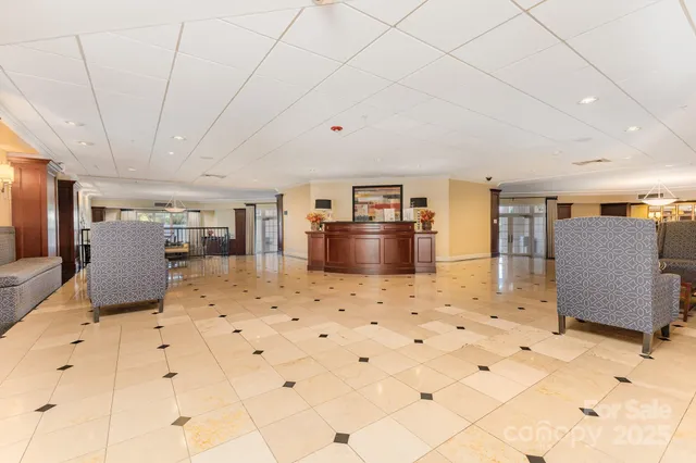 $275,000 | 300 West 5th Street, Unit 250, Charlotte, NC 28202