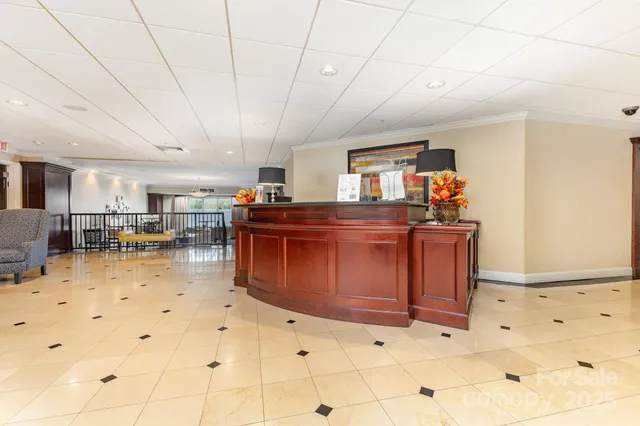 $275,000 | 300 West 5th Street, Unit 250, Charlotte, NC 28202