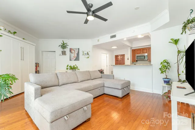 $275,000 | 300 West 5th Street, Unit 250, Charlotte, NC 28202