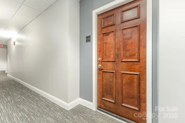$275,000 | 300 West 5th Street, Unit 250, Charlotte, NC 28202