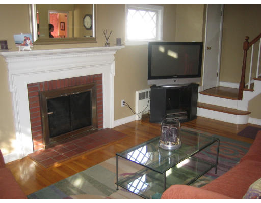 90 Searle Road Boston, MA 02132 - Photo 3 of 13 Gallery Image 3