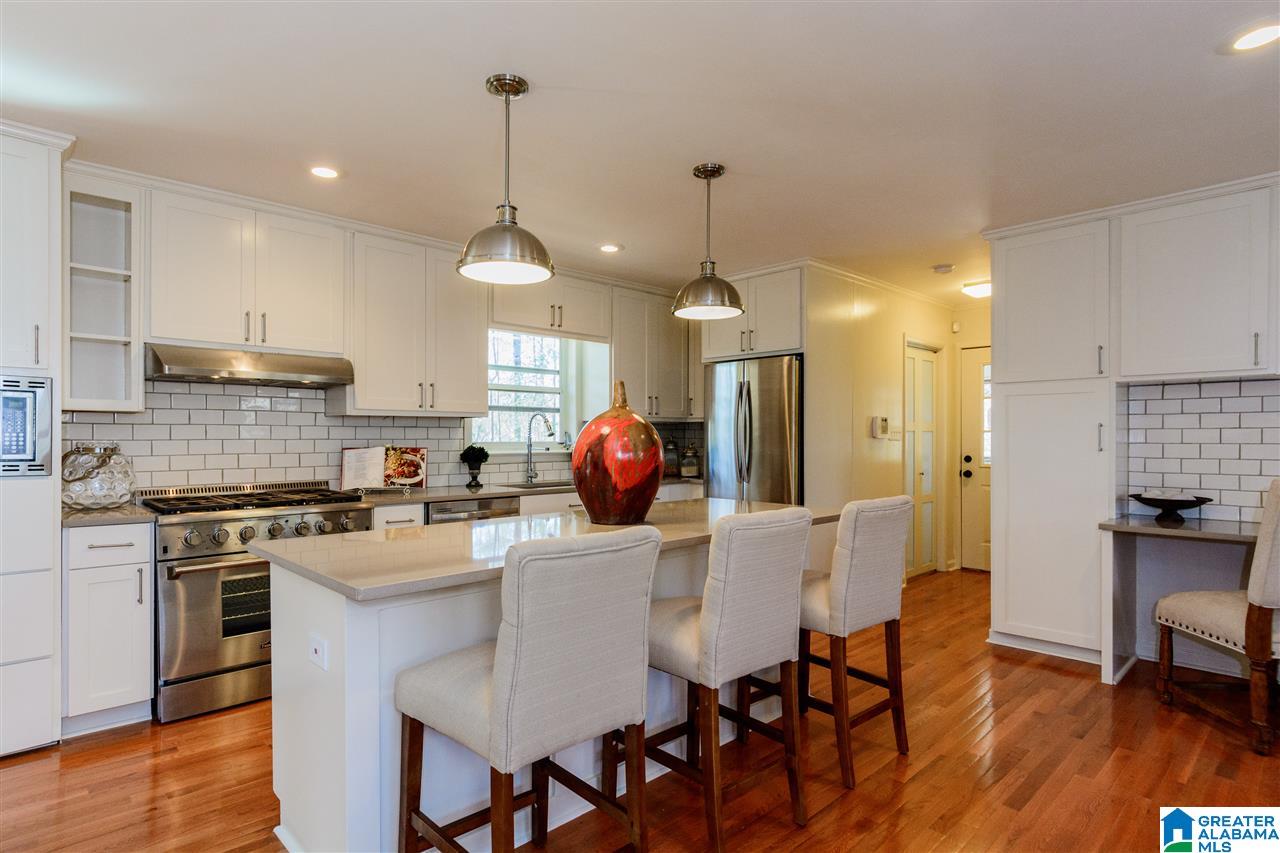 3349 Ridgely Circle Vestavia Hills, AL 35243 - Photo 8 of 39