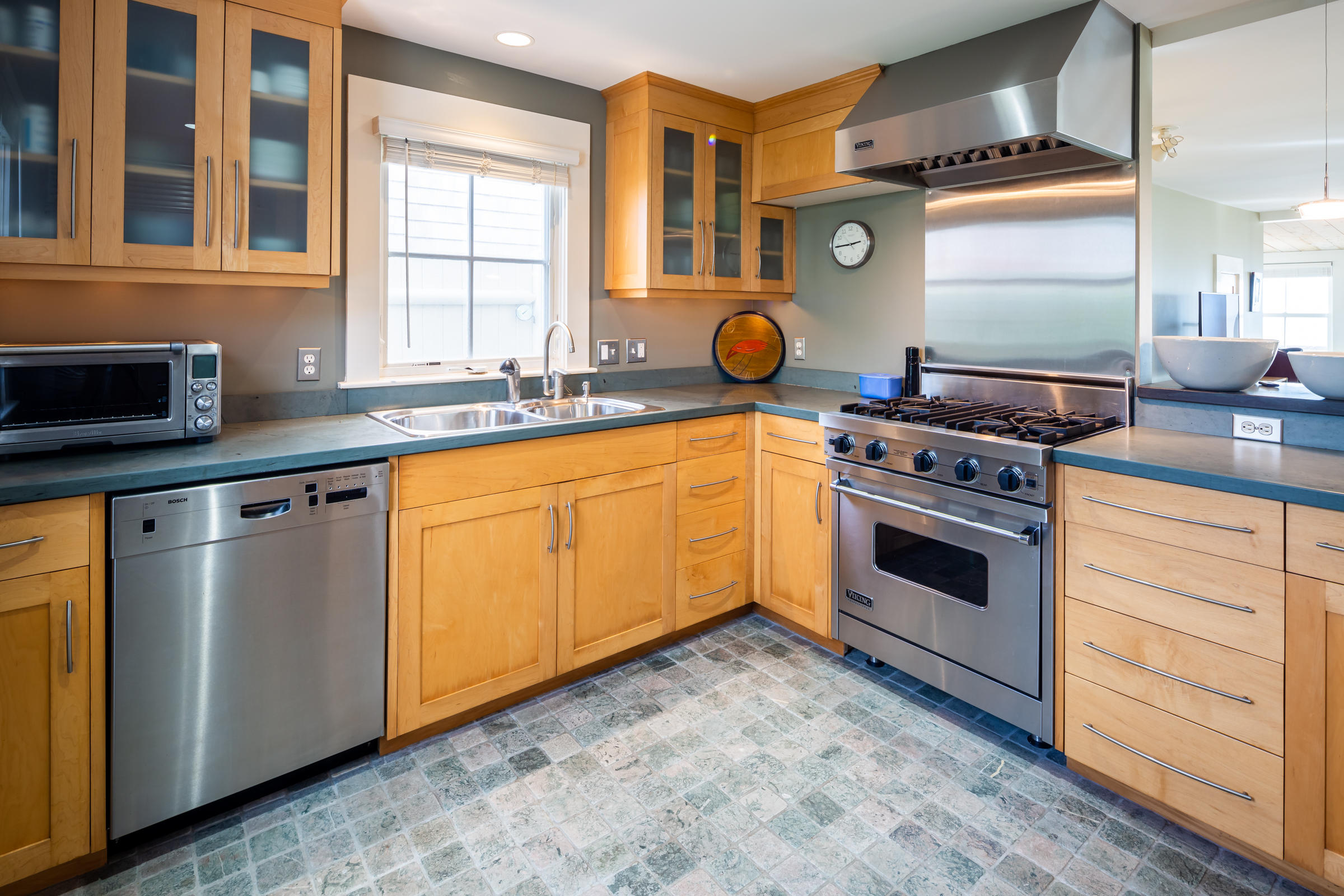 613 Commercial Street Provincetown, MA 02657 - Photo 6 of 31 613CommercialSt-13-w