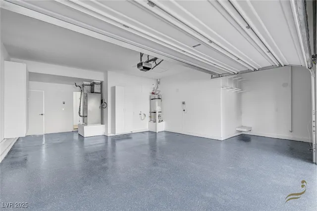 $1,075,000 | 8941 Diamond Falls Drive, Las Vegas, NV 89117