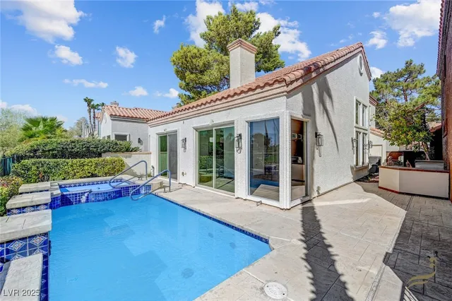$1,075,000 | 8941 Diamond Falls Drive, Las Vegas, NV 89117