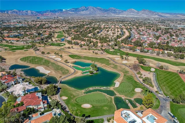 $1,075,000 | 8941 Diamond Falls Drive, Las Vegas, NV 89117