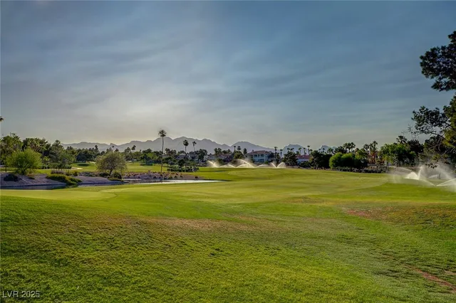 $1,075,000 | 8941 Diamond Falls Drive, Las Vegas, NV 89117