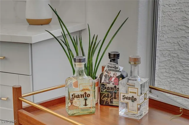 $1,075,000 | 8941 Diamond Falls Drive, Las Vegas, NV 89117