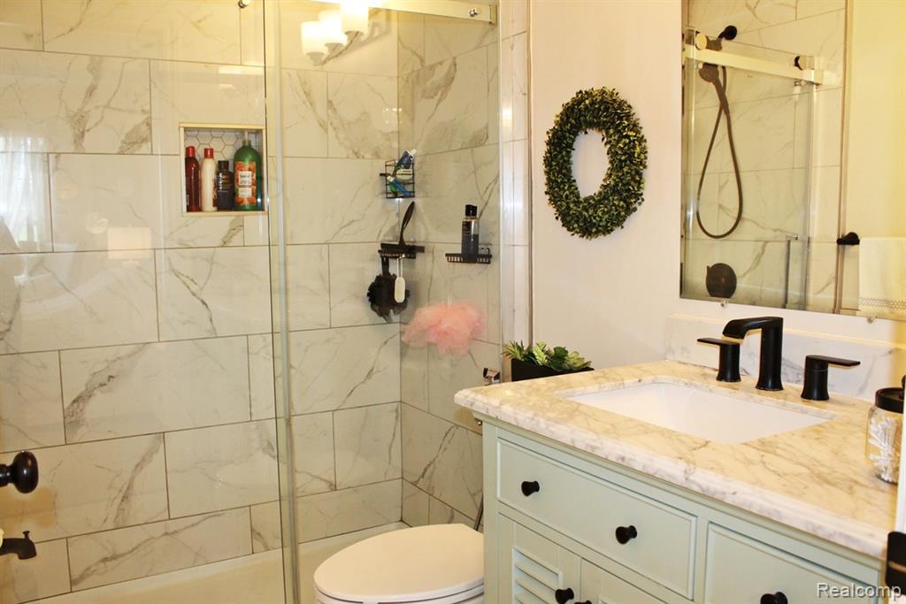 45411 North Stonewood Road Canton, MI 48187 - Photo 36 of 44