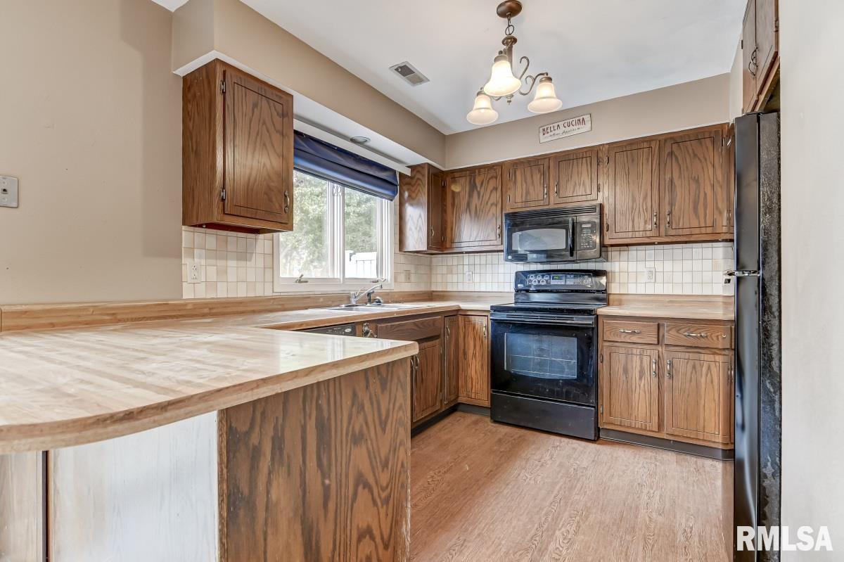5 Brookside Place Springfield, IL 62704 - Photo 12 of 27 Gallery Image 12