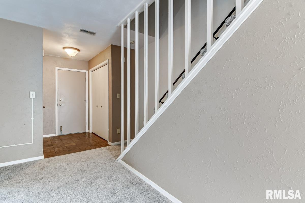 5 Brookside Place Springfield, IL 62704 - Photo 5 of 27 Gallery Image 5