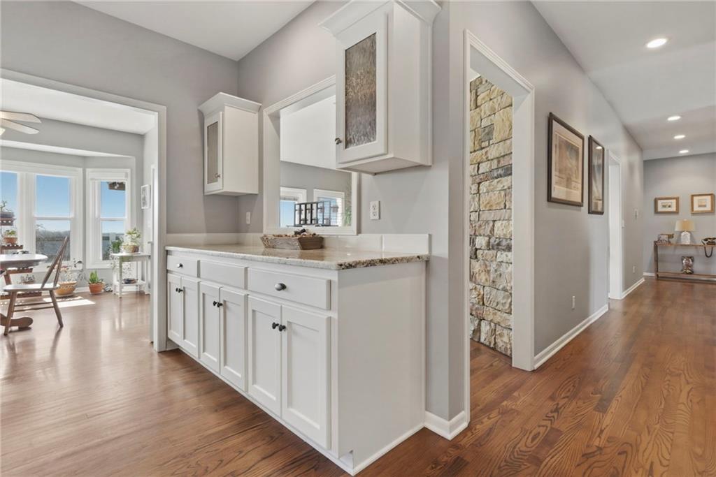 25605 Parallel Road Tonganoxie, KS 66086 - Photo 16 of 50