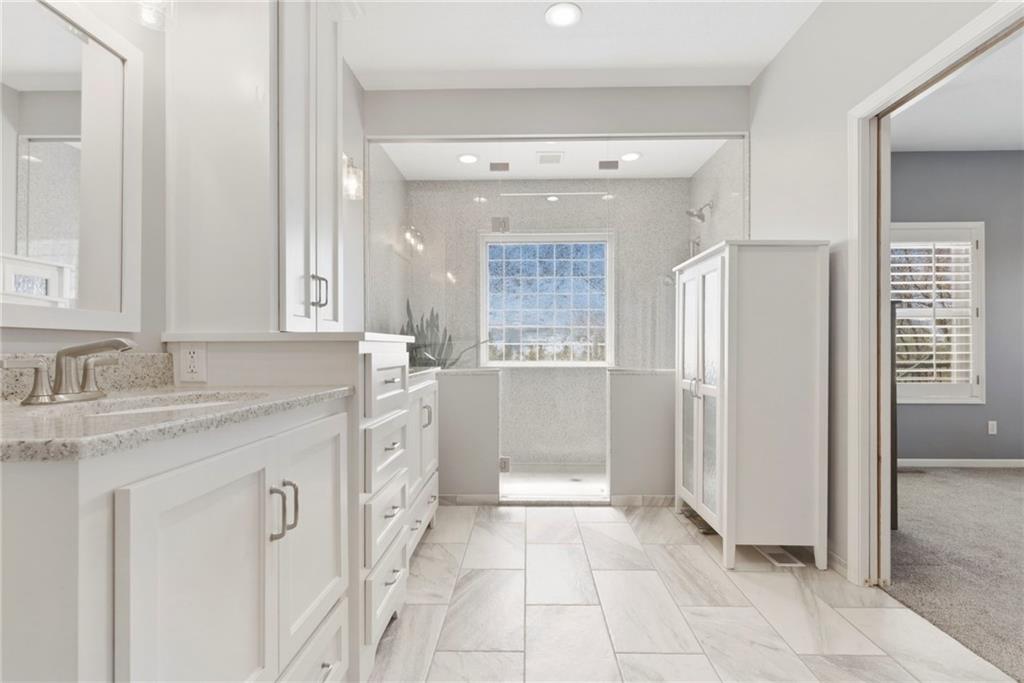 25605 Parallel Road Tonganoxie, KS 66086 - Photo 20 of 50