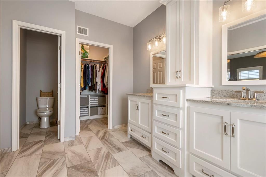 25605 Parallel Road Tonganoxie, KS 66086 - Photo 21 of 50