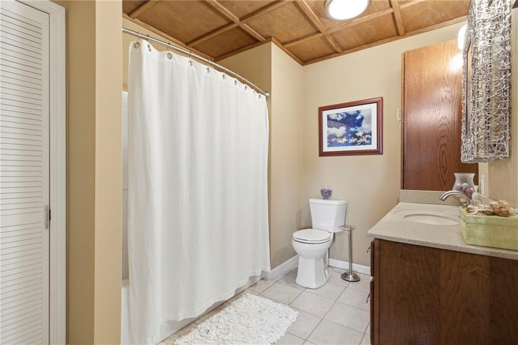 25605 Parallel Road Tonganoxie, KS 66086 - Photo 35 of 50