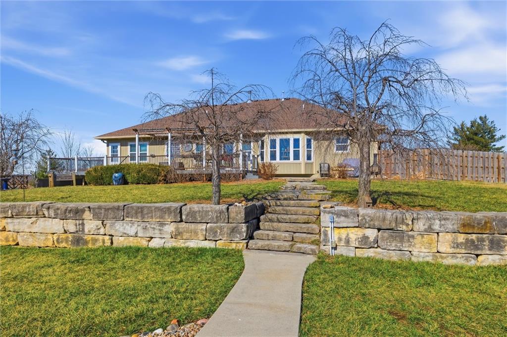 25605 Parallel Road Tonganoxie, KS 66086 - Photo 39 of 50