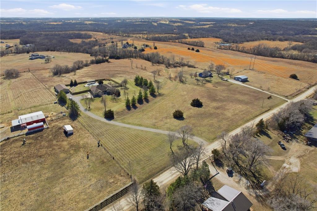 25605 Parallel Road Tonganoxie, KS 66086 - Photo 47 of 50