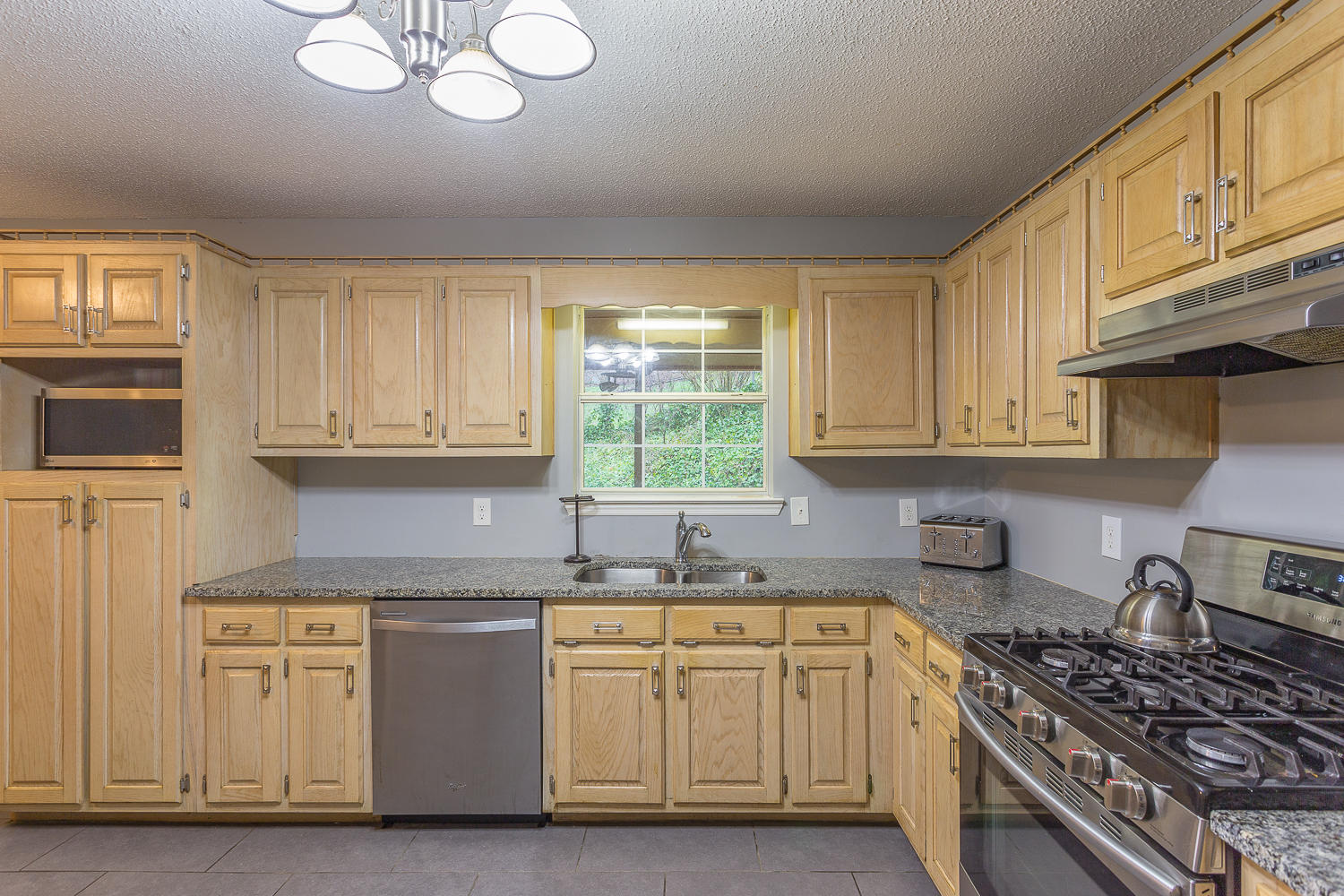 6131 Pythian Road Harrison, TN 37341 - Photo 9 of 20 6131 Pythian HD-33