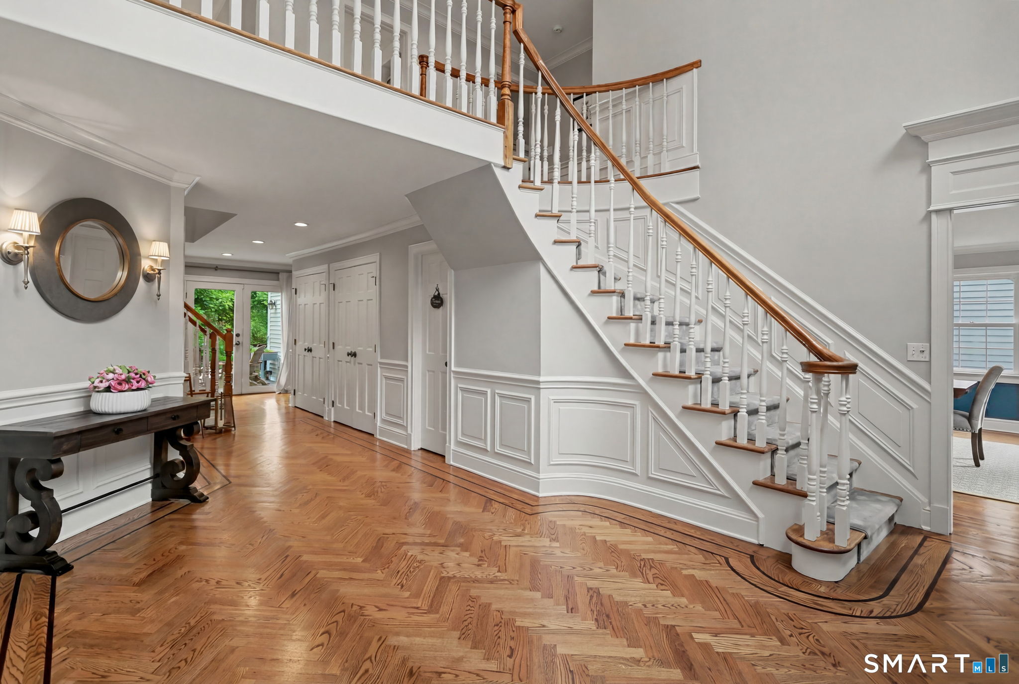 596 Silvermine Road New Canaan, CT 06840 - Photo 2 of 37 Large gracious foyer
