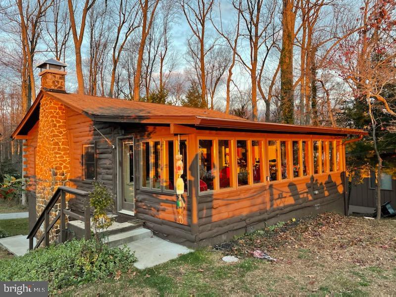 Bayside of cabin overlooking the bay!