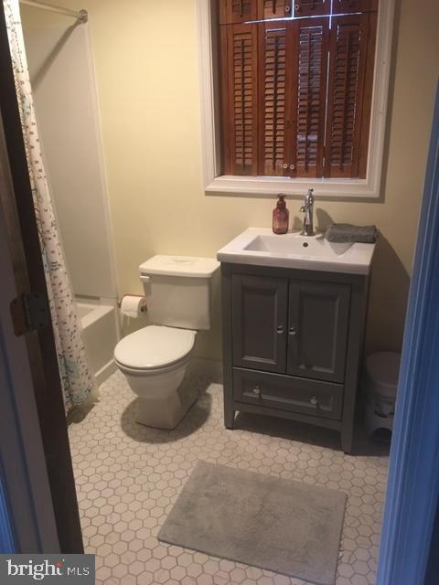 1930 Elm Road Port Republic, MD 20676 - Photo 6 of 13 Guest bedroom