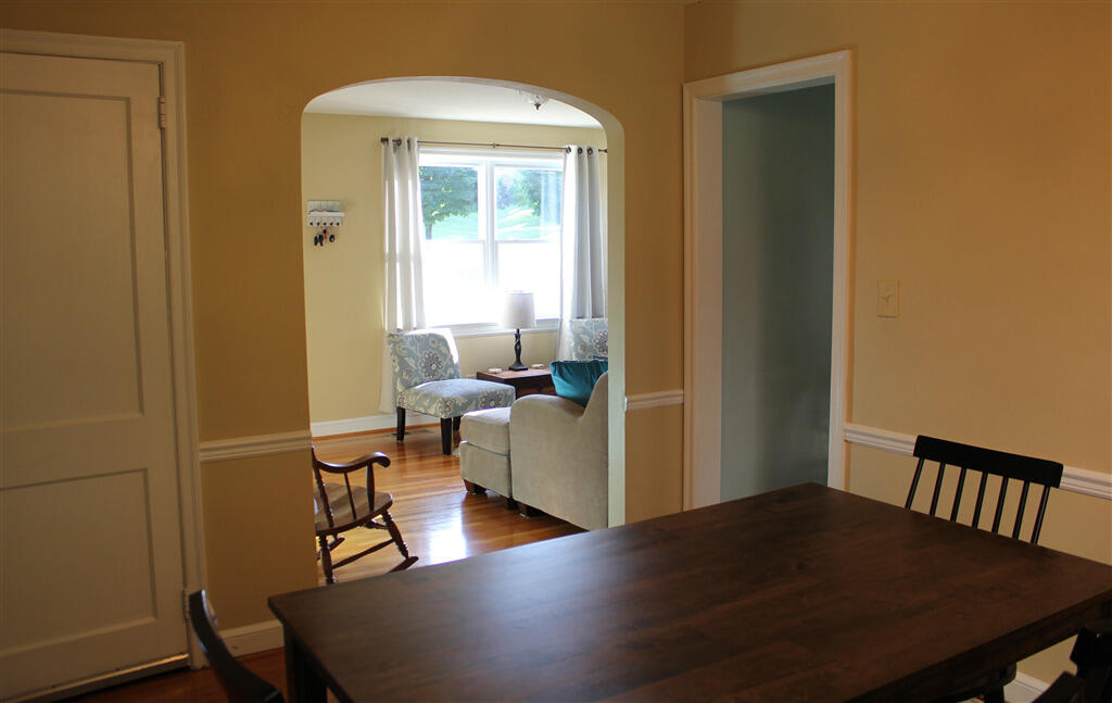 1027 Overland Road Southwest Roanoke, VA 24015 - Photo 12 of 45 18417713_184177_S