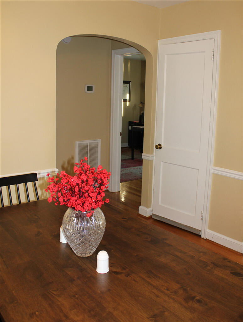 1027 Overland Road Southwest Roanoke, VA 24015 - Photo 13 of 45 18417814_184178_S