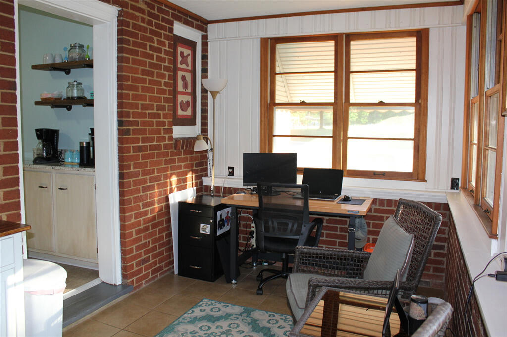 1027 Overland Road Southwest Roanoke, VA 24015 - Photo 26 of 45 18419131_184191_S