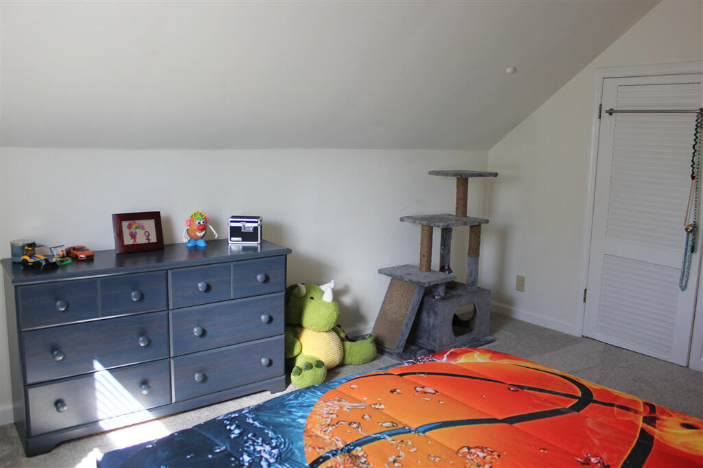 1027 Overland Road Southwest Roanoke, VA 24015 - Photo 37 of 45 18420242_184202_S