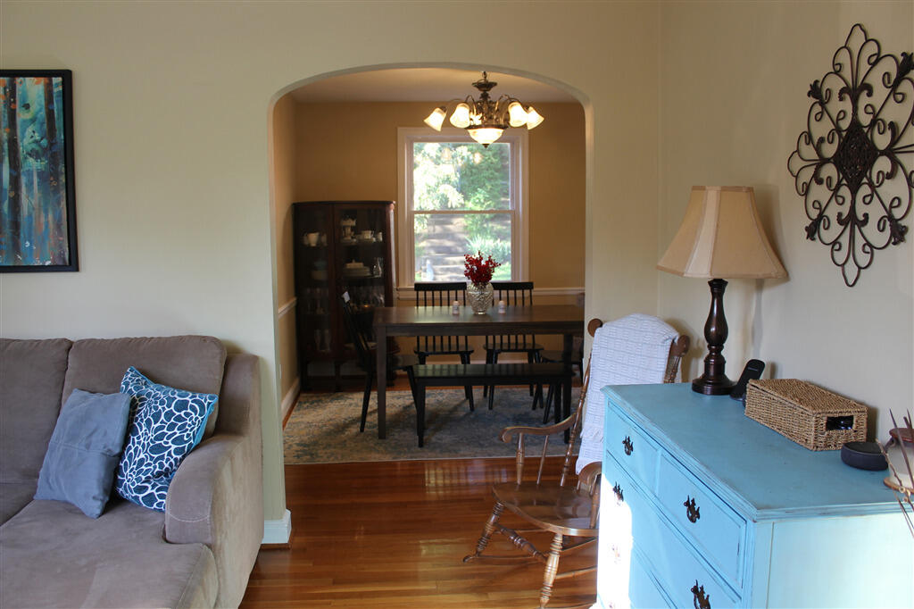 1027 Overland Road Southwest Roanoke, VA 24015 - Photo 7 of 45 1841728_184172_S
