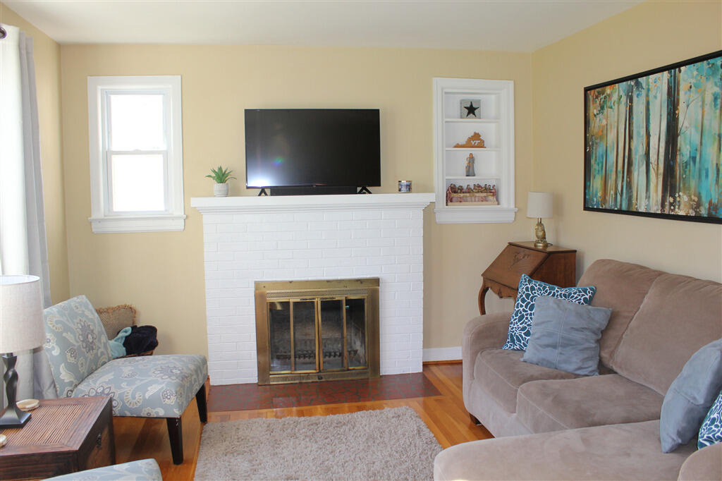 1027 Overland Road Southwest Roanoke, VA 24015 - Photo 10 of 45 18417511_184175_S