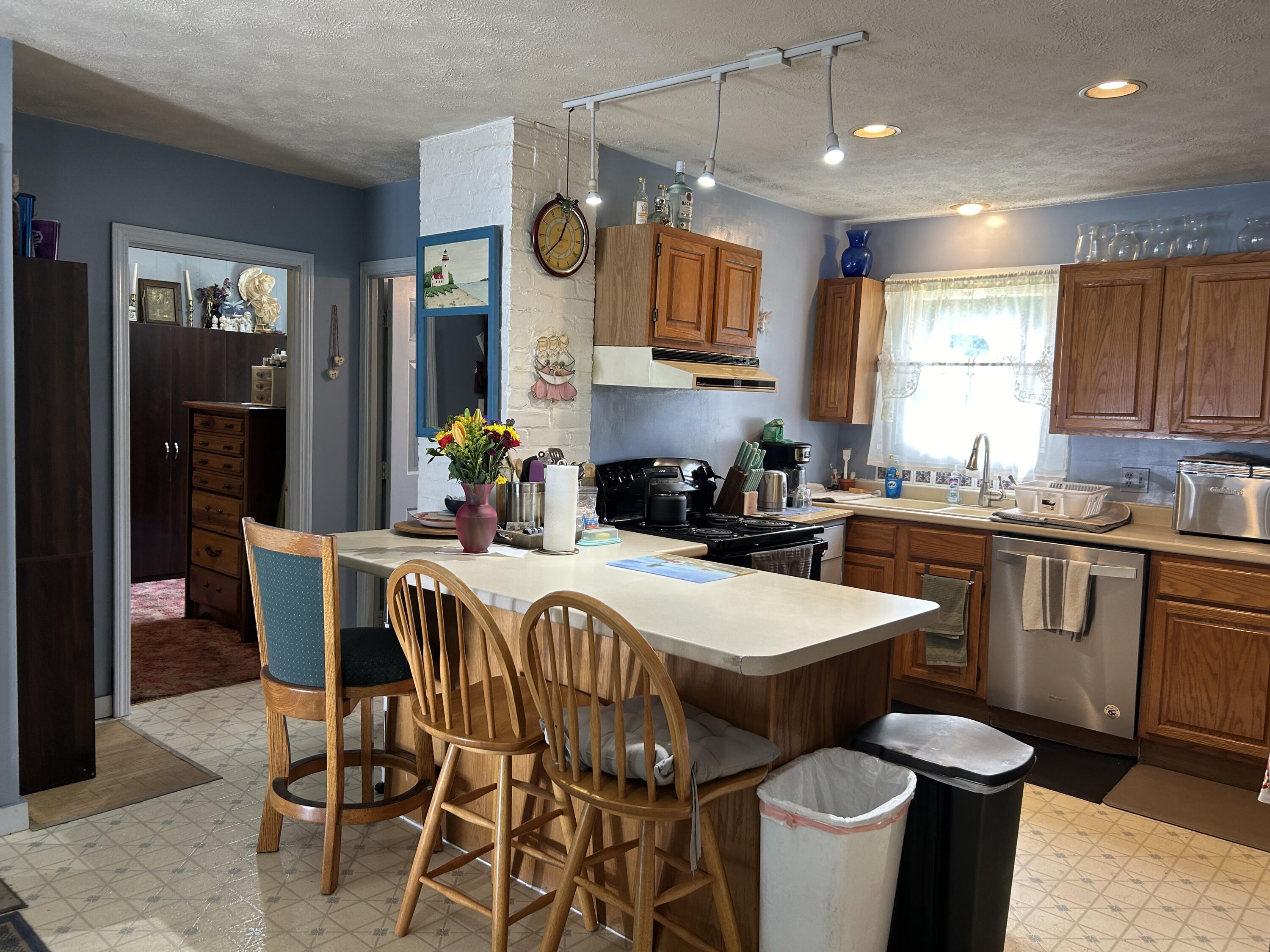 423 Gorham Road Scarborough, ME 04074 - Photo 10 of 31 IMG_7674