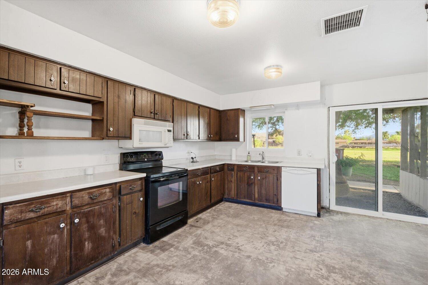 4745 West Piedmont Road Laveen, AZ 85339 - Photo 13 of 49 Spacious Kitchen