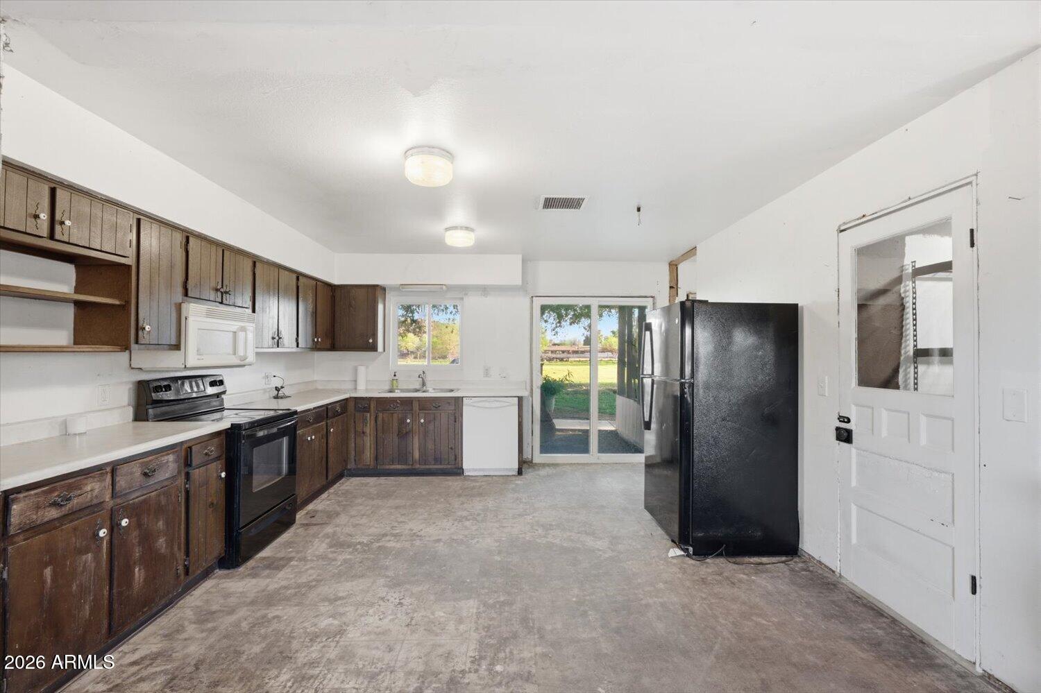 4745 West Piedmont Road Laveen, AZ 85339 - Photo 14 of 49 Open Kitchen