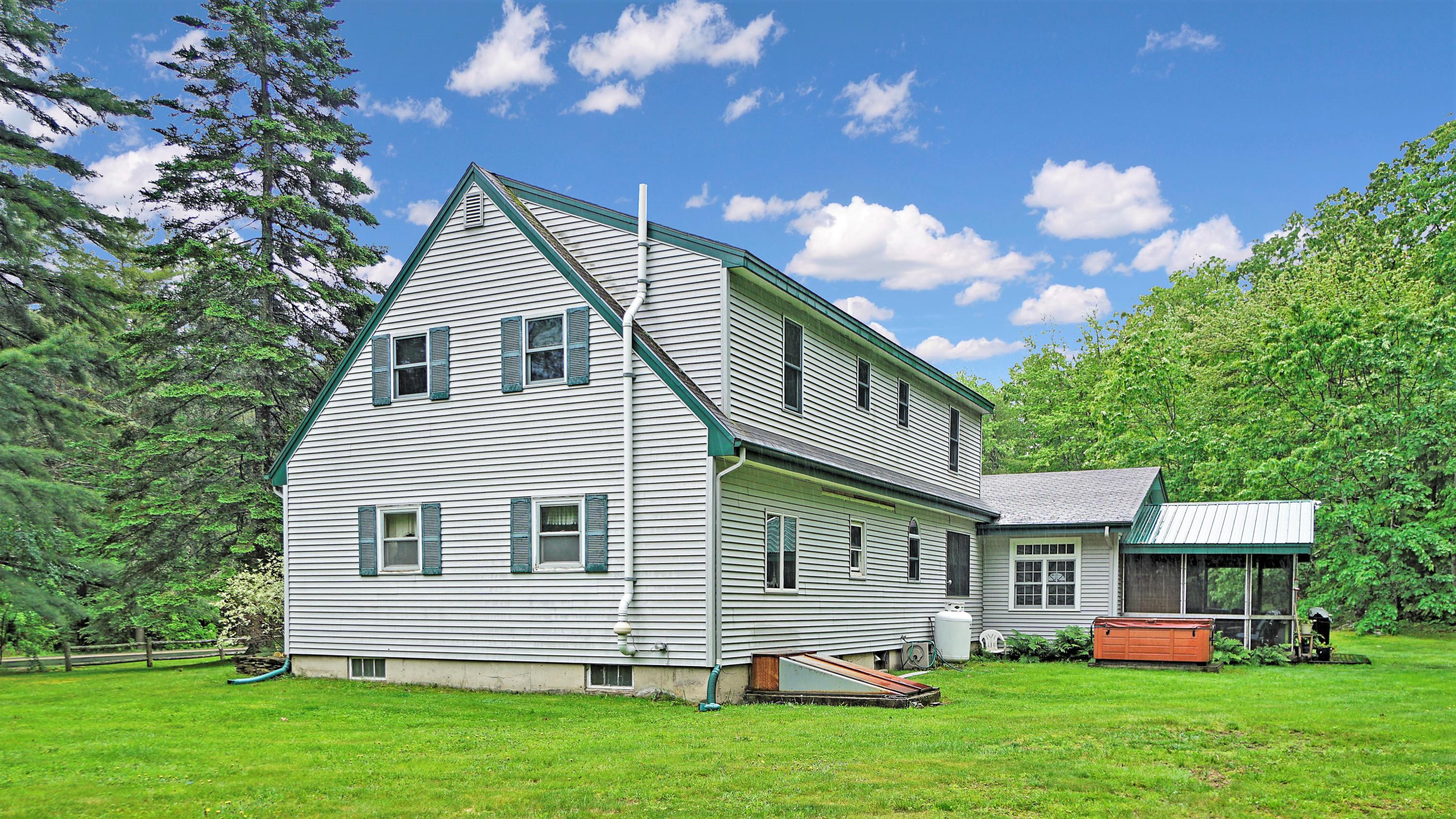 678 Foreside Road Topsham, ME 04086 - Photo 3 of 61 DSC02221