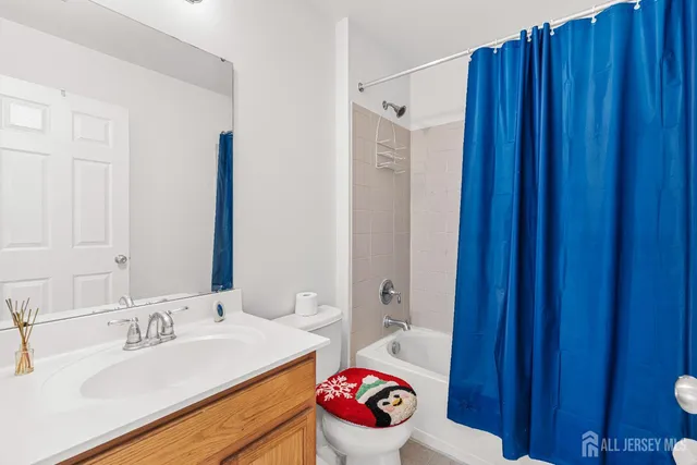 $699,999 | 406 Arnold Drive, Bordentown, NJ 08505