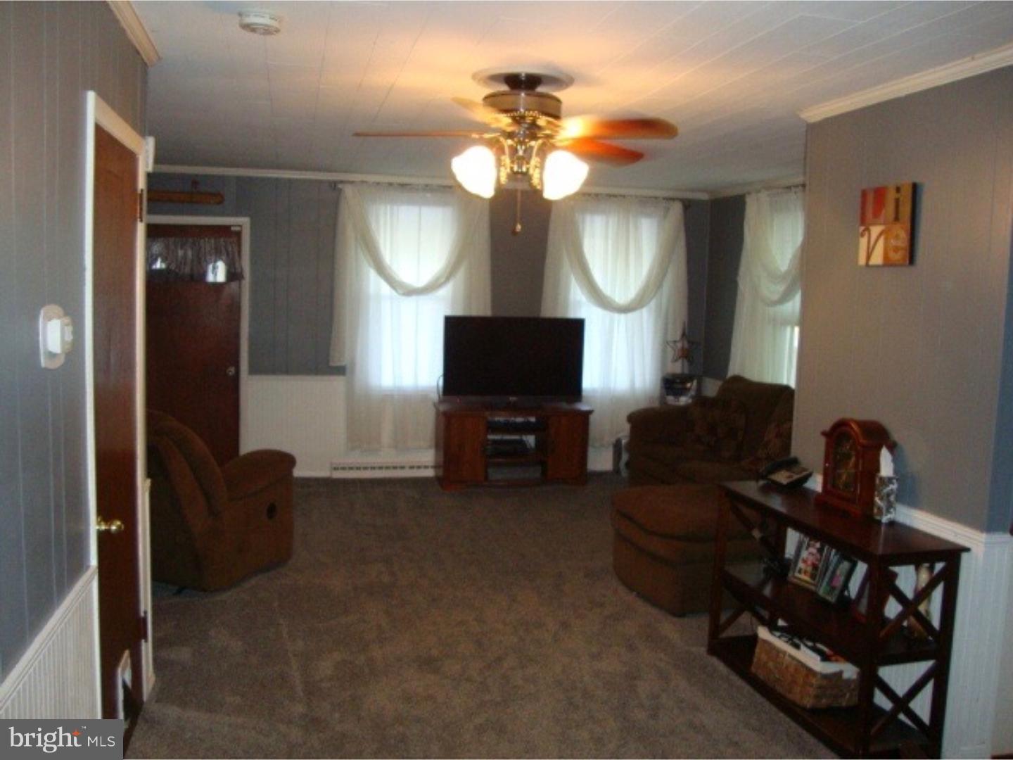 2758 Kutztown Road Reading, PA 19605 - Photo 7 of 22 Living Room