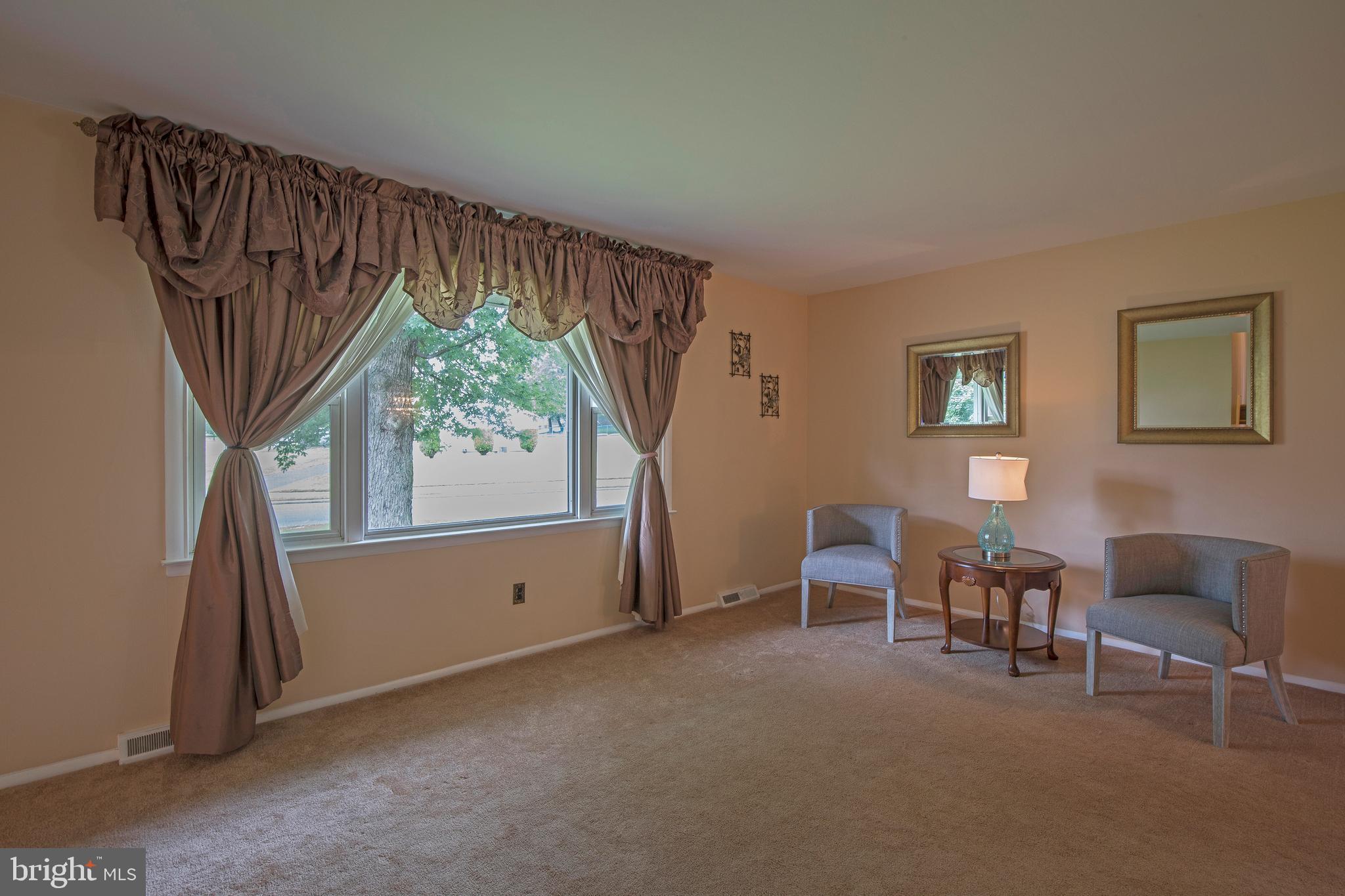 455 Coldspring Road Southampton, PA 18966 - Photo 5 of 24 living room