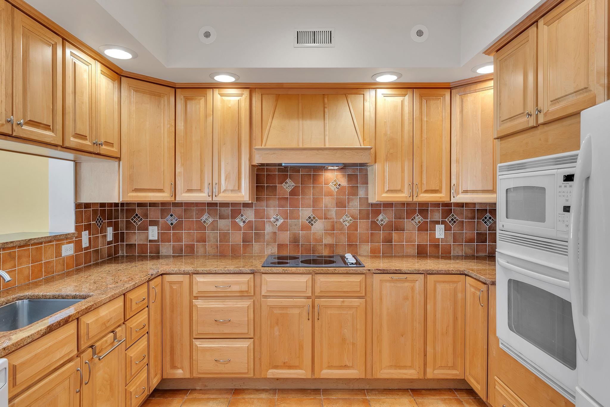 4 Stonehurst Common Hanover, NH 03755 - Photo 15 of 35 Gallery Image 15