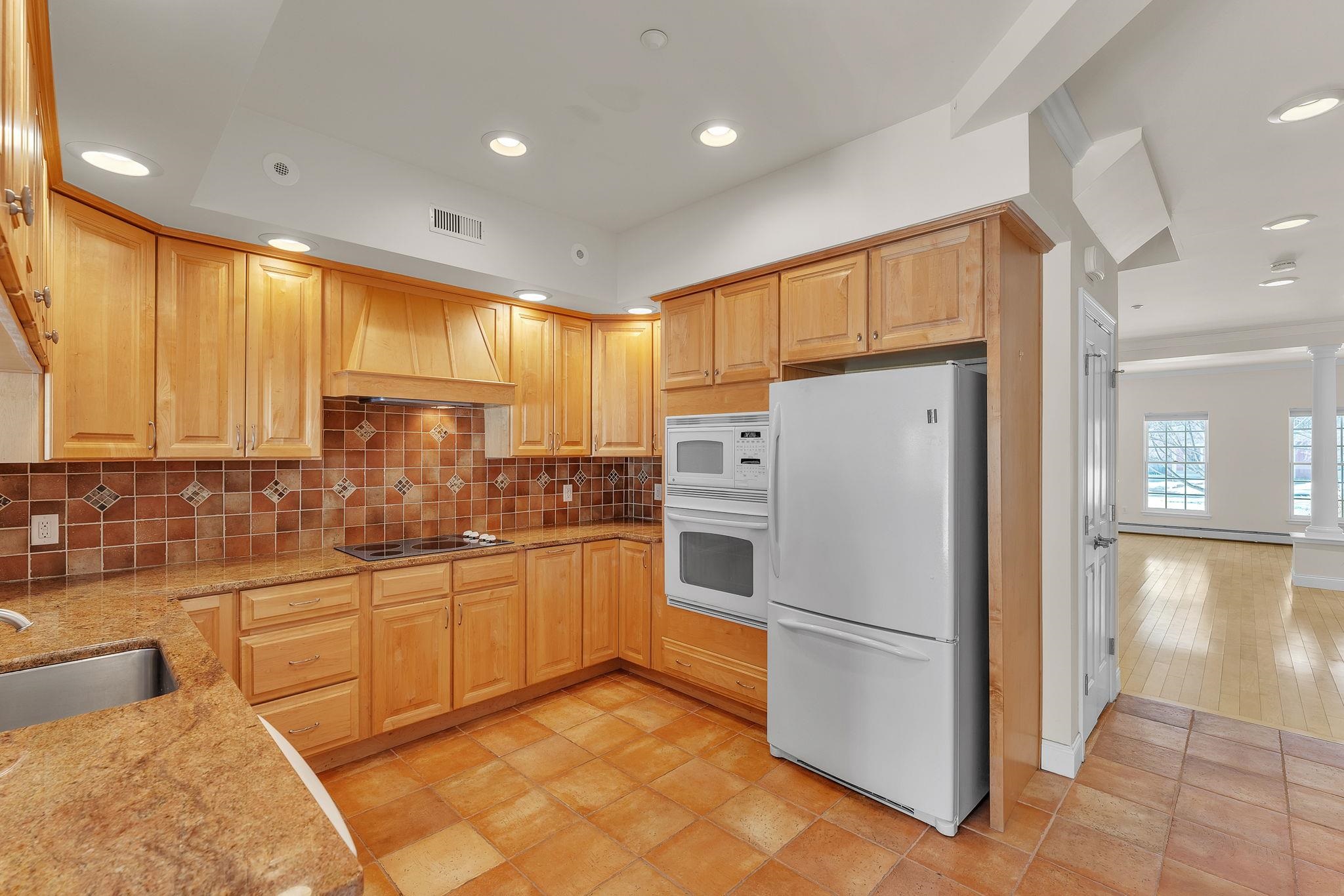 4 Stonehurst Common Hanover, NH 03755 - Photo 16 of 35 Gallery Image 16